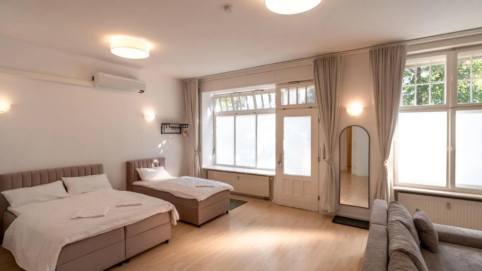Evostay - Grosses Apartment In Zentraler Lage Berlin 0*,  Germany