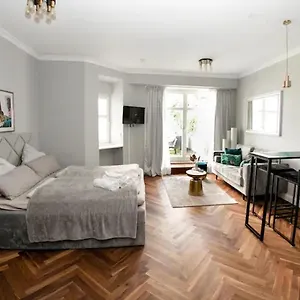 Apartment Arbio I Design In Charlottenburg, Berlin