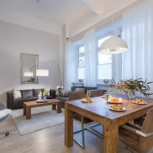  Apartment The Goethe Loft, 2 Bedroom Up To 5 People