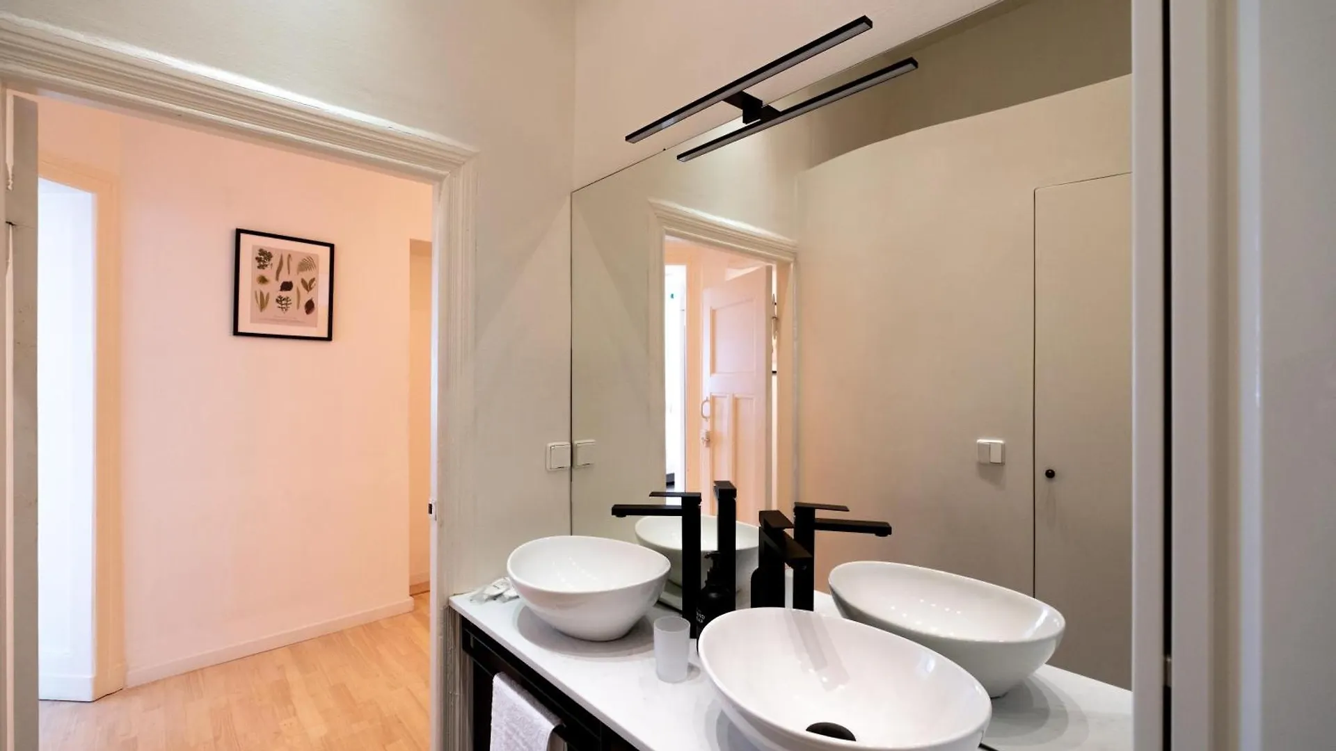 Evostay - Grosses Apartment In Zentraler Lage Berlin 0*,
